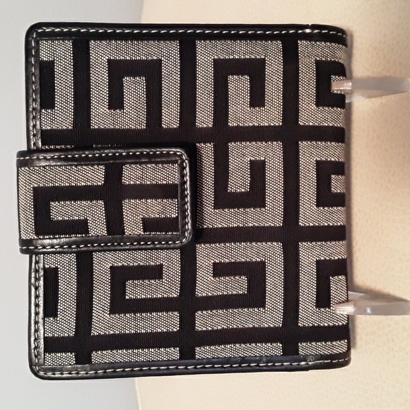 Auth GIVENCHY Compact Bi-Fold Wallet, Black/Gray - Picture 3 of 17